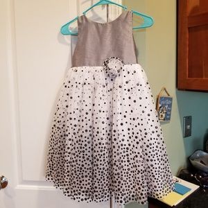 Girl's dress. Size 6x.